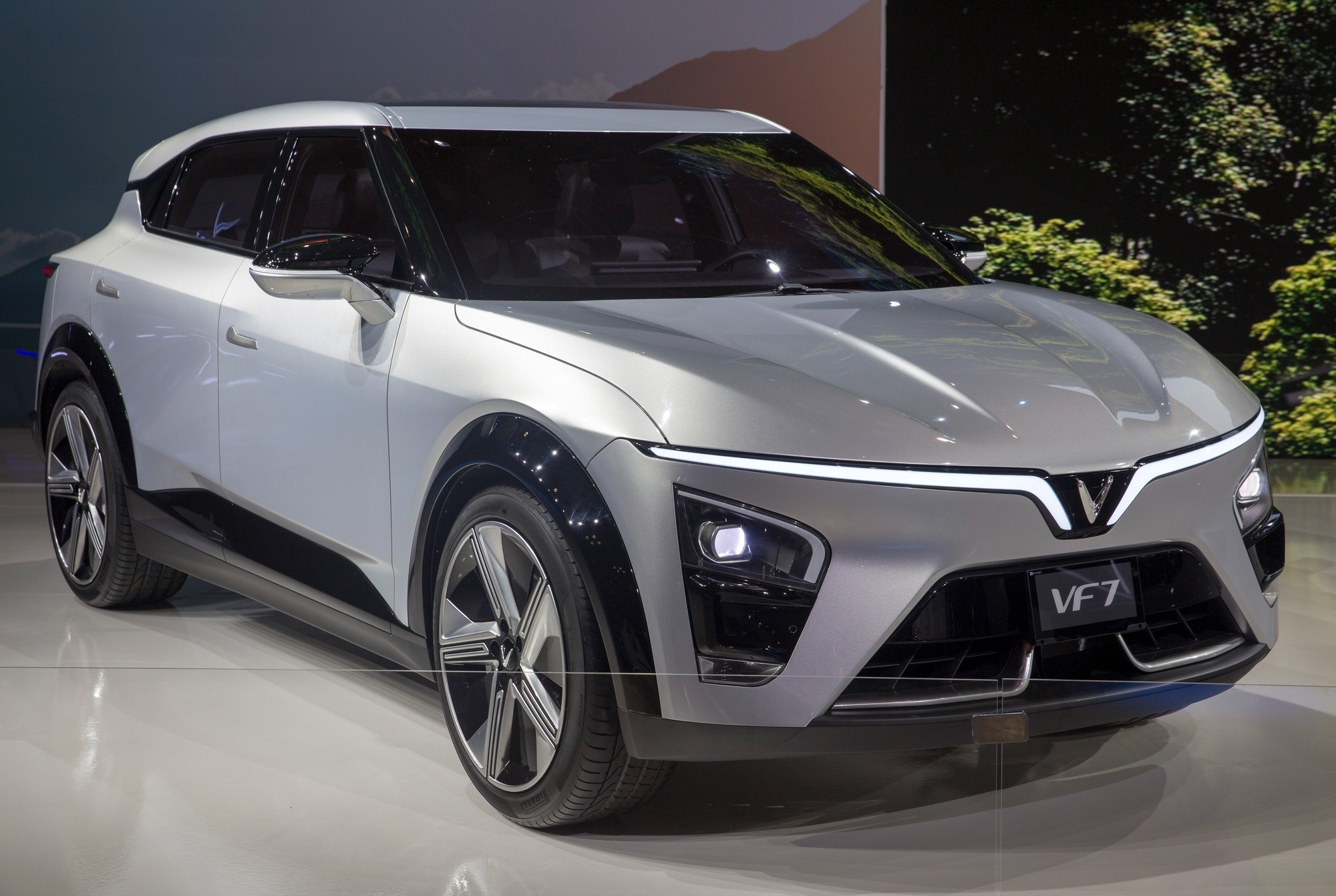 VinFast VF 7 - mẫu xe tạo nên nhiều khác biệt sắp trình làng - Ảnh 3