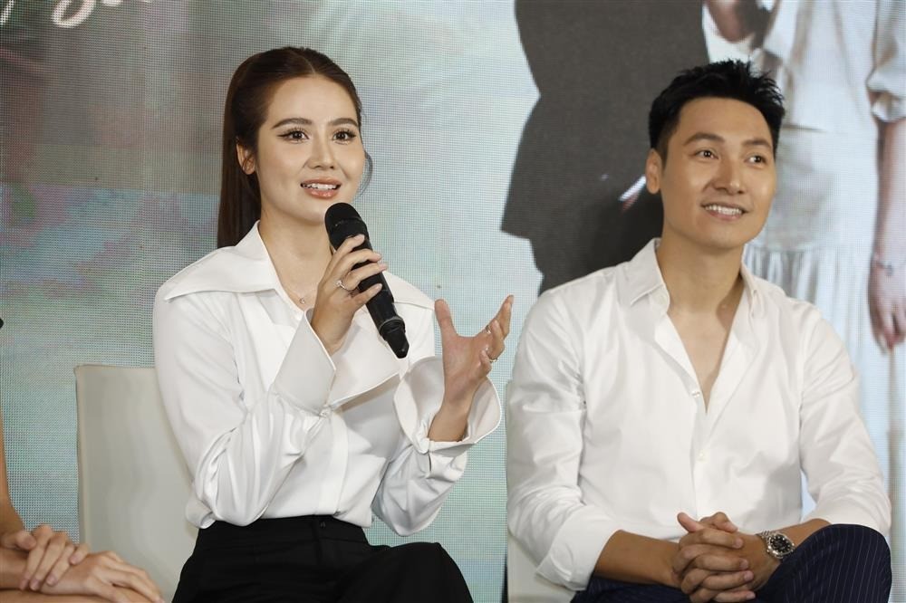 Huyền Lizzie đóng cặp cùng Mạnh Trường trong dự án phim mới 'Chúng ta của 8 năm sau'. Ảnh: FBNV