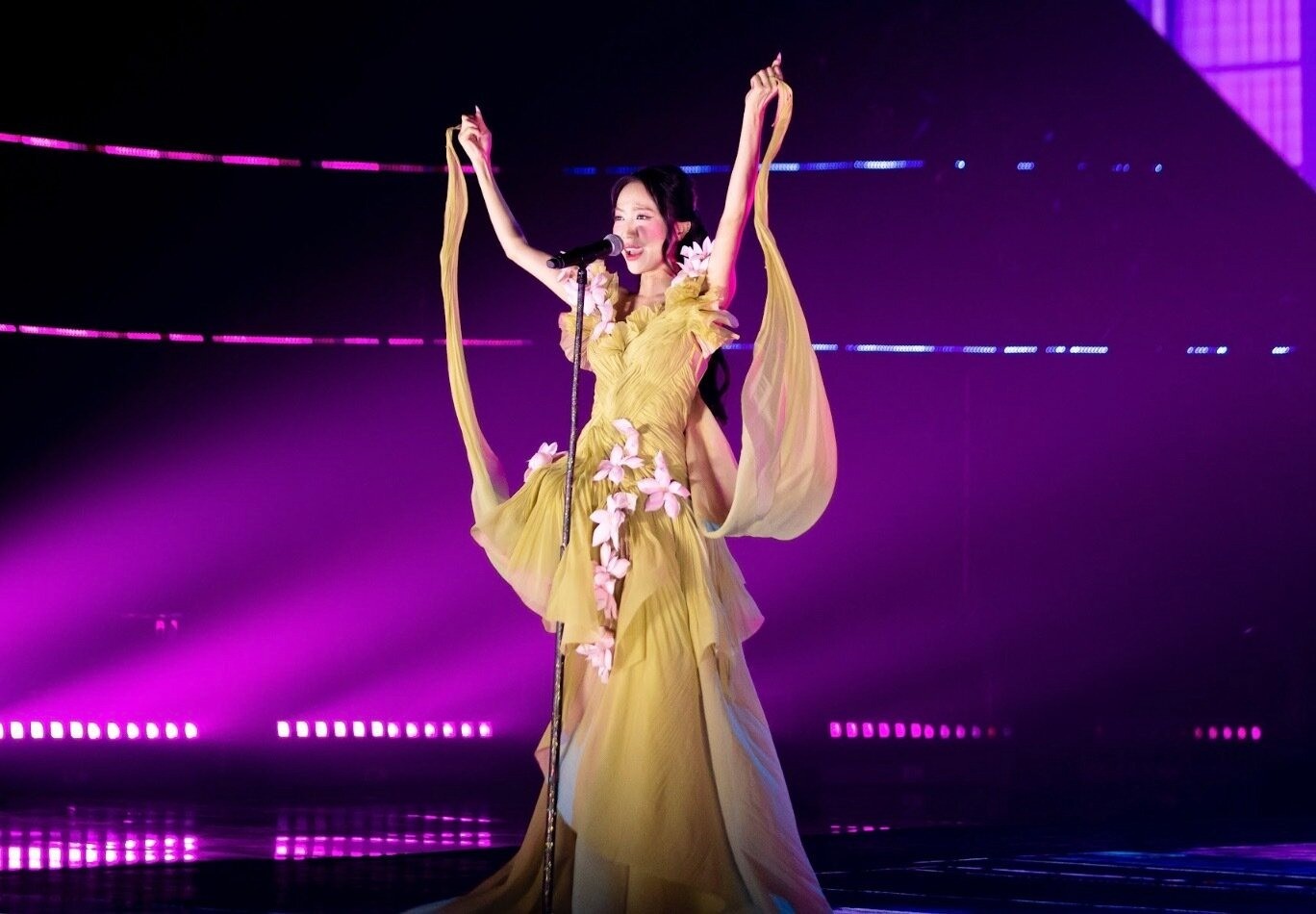 Diệu Nhi mong muốn được làm trưởng nhóm. Lý do cô đưa ra, nếu không làm trưởng nhóm thì e rằng các 'chị đẹp' khác trong chương trình sẽ không lựa chọn mình trong team. Ảnh: FBNV