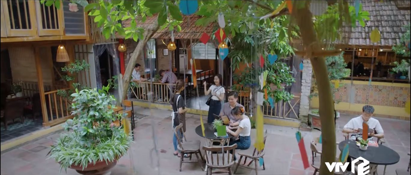 'Chúng ta của 8 năm sau' tập 2: Tùng nhận ra mối quan hệ của Dương với ông Quảng, Lâm bị gặp nạn - Ảnh 4