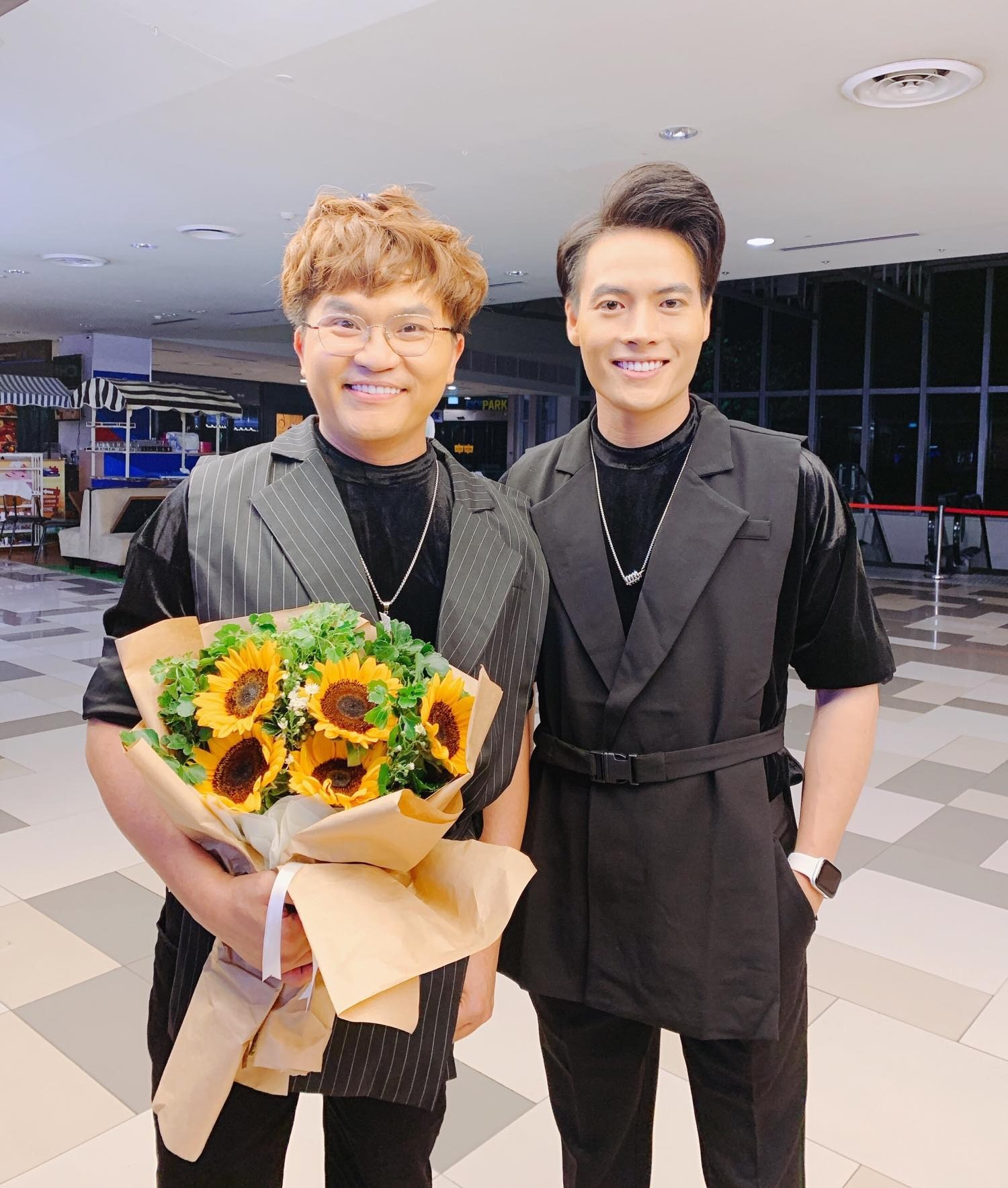 MC Đại Nghĩa - Võ Tấn Phát từng để lộ nhiều bằng chứng hẹn hò. Ảnh: FBNV