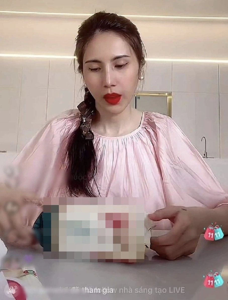 Thủy Tiên lên tiếng khi livestream bán hàng bị CDM chỉ trích. Ảnh: Chụp màn hình