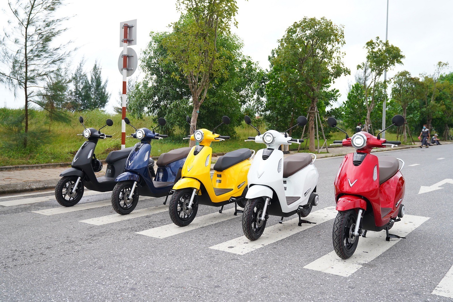 Mẫu xe máy điện của Vinfast rẻ hơn Honda Wave, thiết kế cùng loạt tính năng tối ưu - Ảnh 3 Mẫu xe máy điện của Vinfast rẻ hơn Honda Wave, thiết kế cùng loạt tính năng tối ưu - Ảnh 3