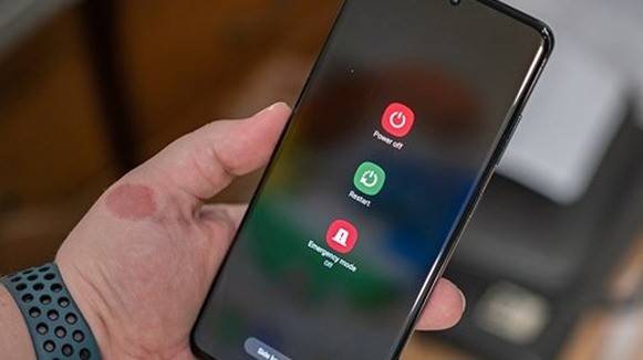 Tắt máy Android rồi khởi động lại cũng là cách tăng tốc cho điện thoại. Tắt máy Android rồi khởi động lại cũng là cách tăng tốc cho điện thoại.