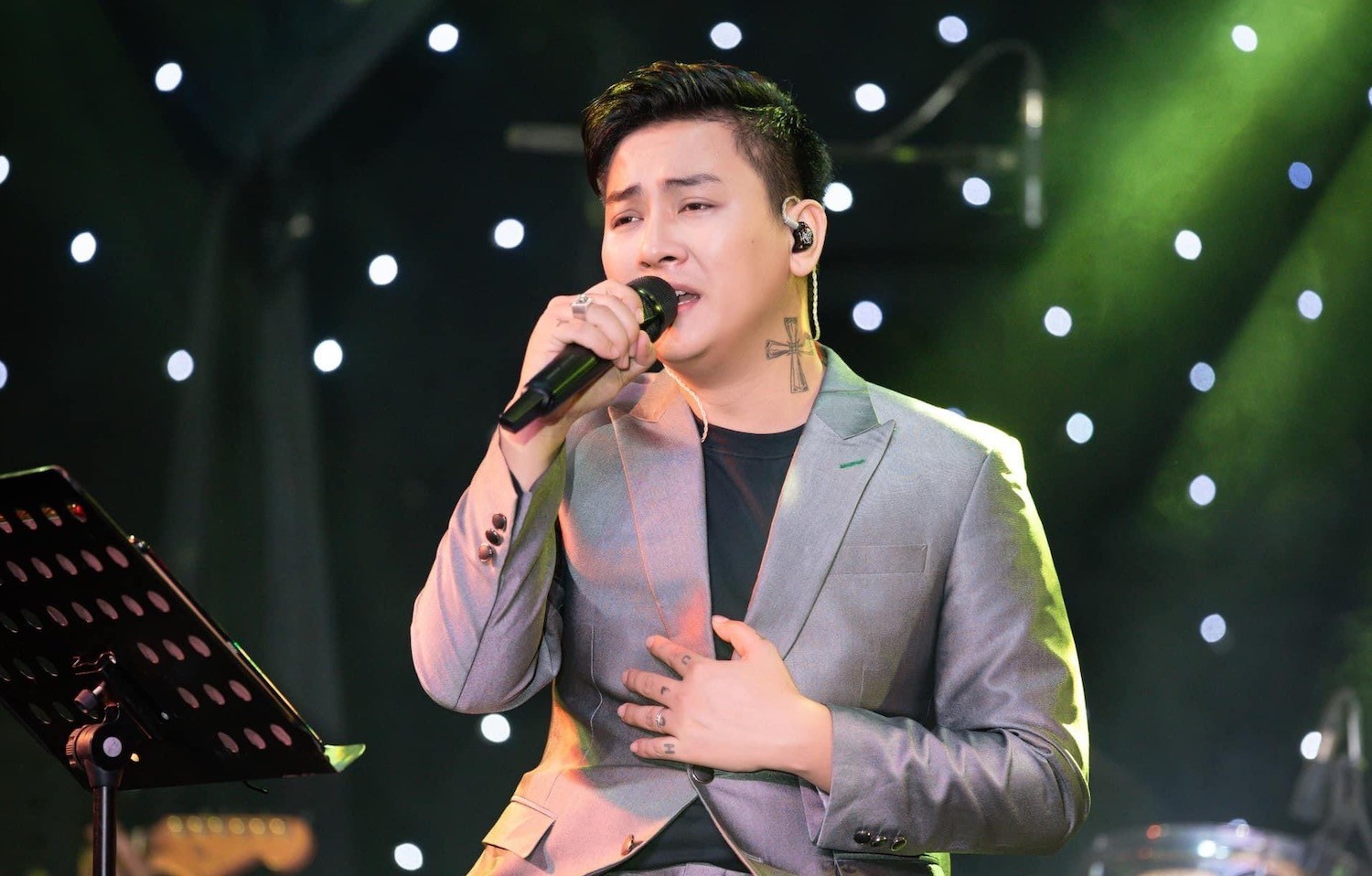 Hoài Lâm sau chia tay với Cindy Lư giờ đã có tình mới. Anh cũng tập trung quay trở lại hoạt động nghệ thuật. Ảnh: FBNV