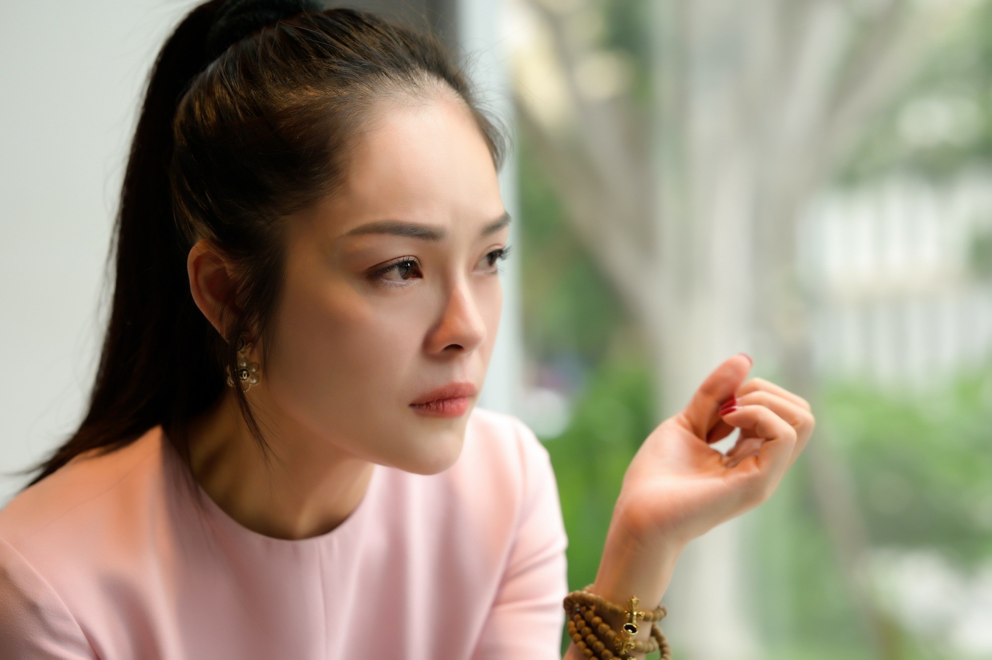 Dương Cẩm Lynh sau biến cố trở nên mạnh mẽ hơn. Với cô 2 con chính là động lực để bản thân cố gắng. Ảnh: FBNV