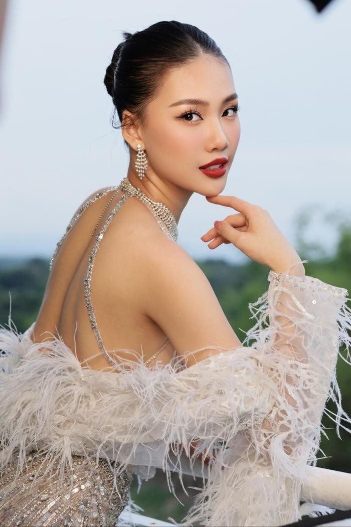 Bùi Quỳnh Hoa vướng phải nhiều ồn ào sau khi đăng quang Miss Universe Vietnam 2023. Ảnh: FBNV Bùi Quỳnh Hoa vướng phải nhiều ồn ào sau khi đăng quang Miss Universe Vietnam 2023. Ảnh: FBNV
