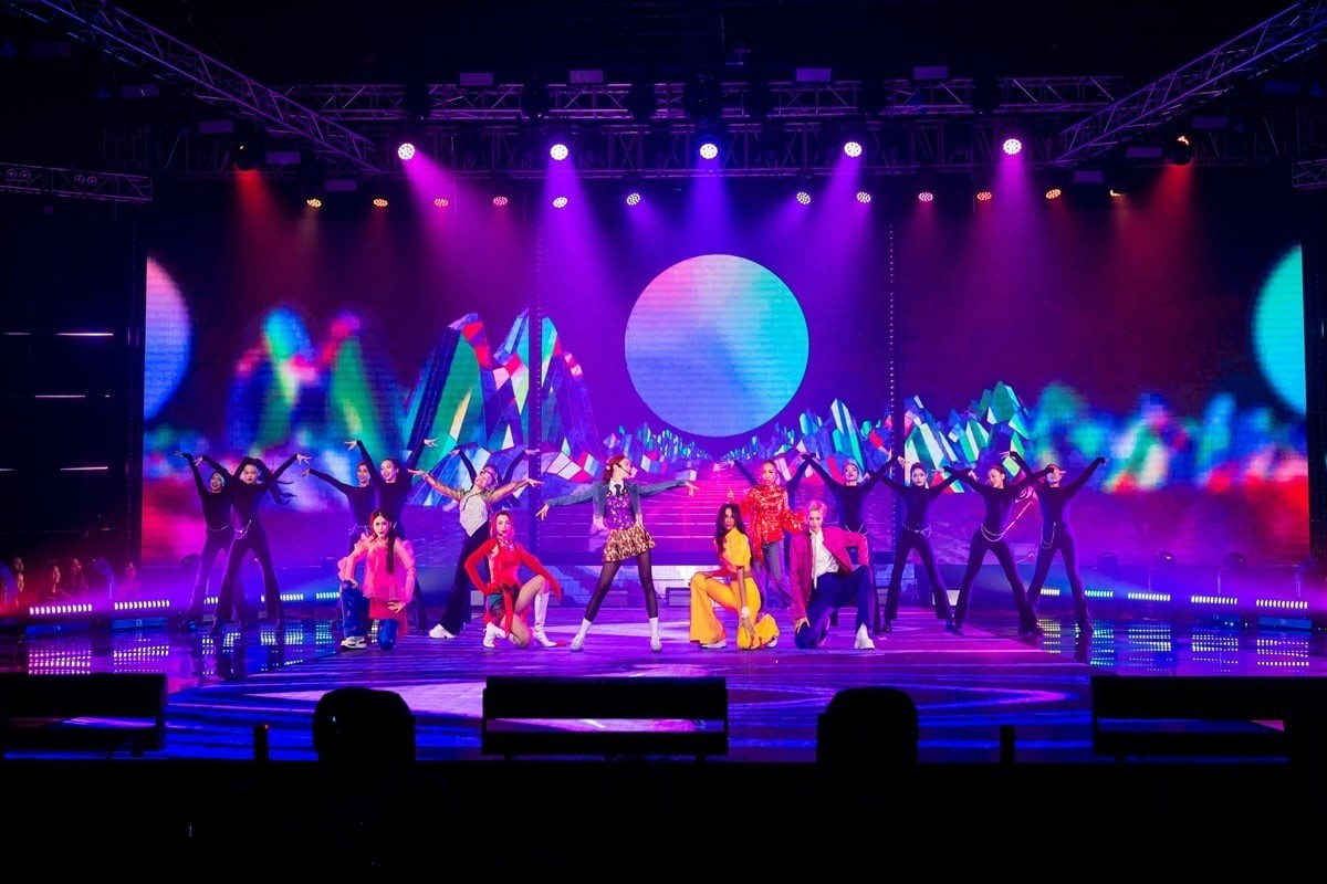 Diệp Lâm Anh rôm rả trước núi đồ ăn vặt của Lệ Quyên, nhan sắc Lưu Hương Giang gây chú ý - Ảnh 1