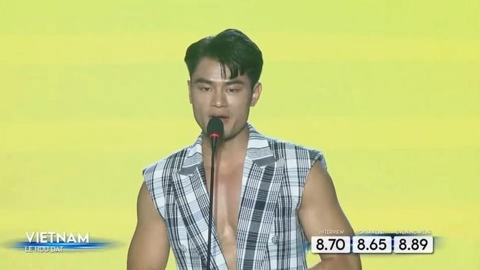 Hữu Đạt trong phần thi tại đêm Chung kết Mister Global 2023. Ảnh: Chụp màn hình Hữu Đạt trong phần thi tại đêm Chung kết Mister Global 2023. Ảnh: Chụp màn hình