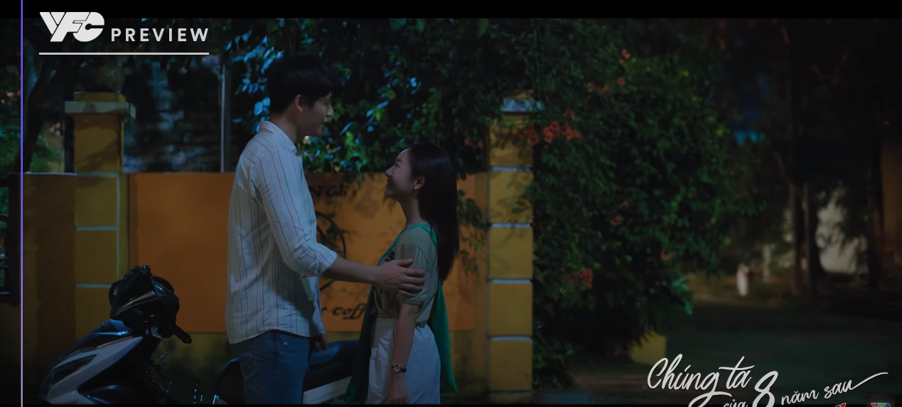 'Chúng ta của 8 năm sau' tập 12: Dương sốc khi biết sự thật ở quán cafe, Tùng 'rào trước đón sau' hậu bị bắt tại trận - Ảnh 1