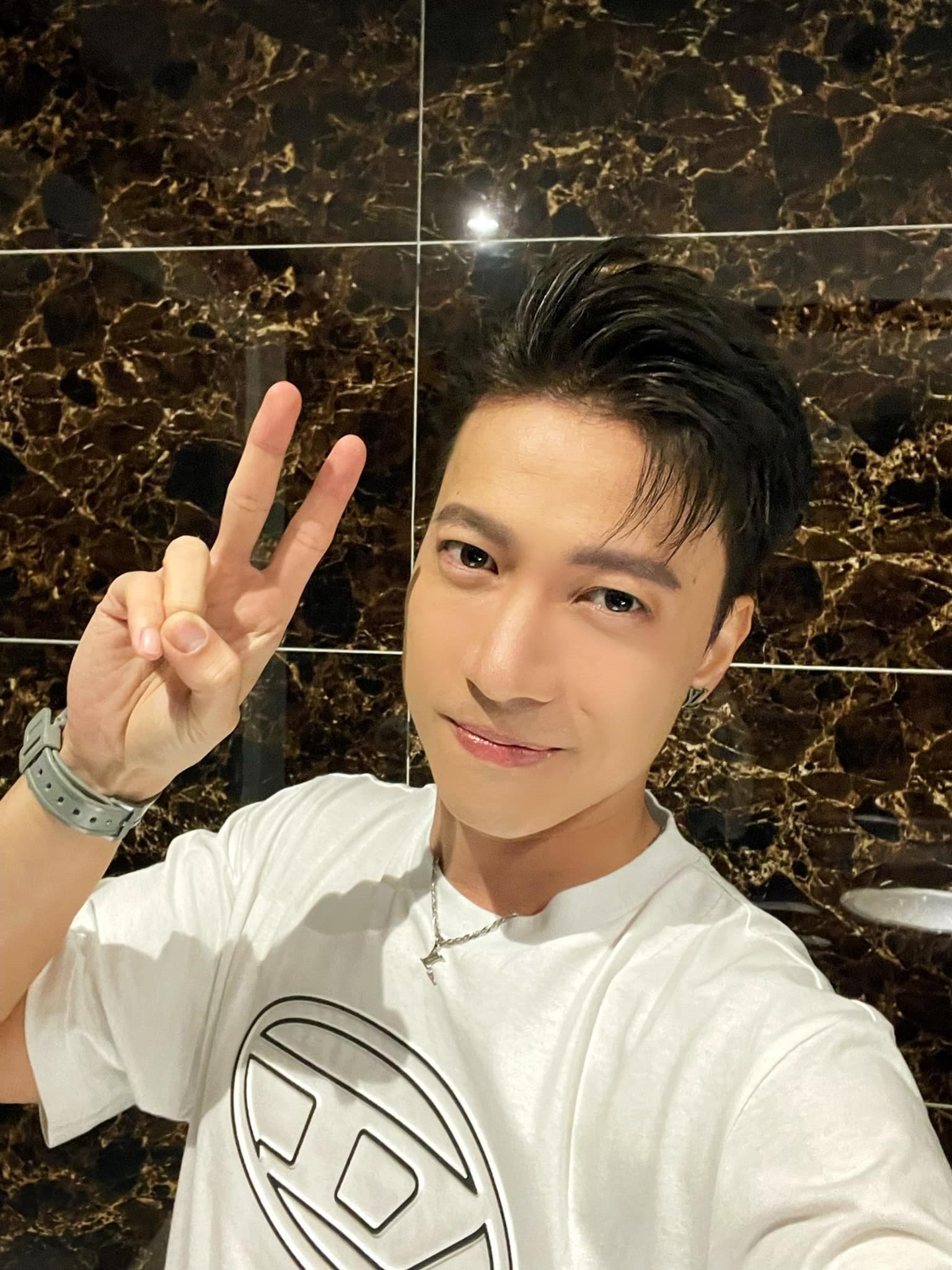 S.T Sơn Thạch từng cho biết, bản thân muốn dành thời gian cho sự nghiệp và công việc. Ảnh: FBNV