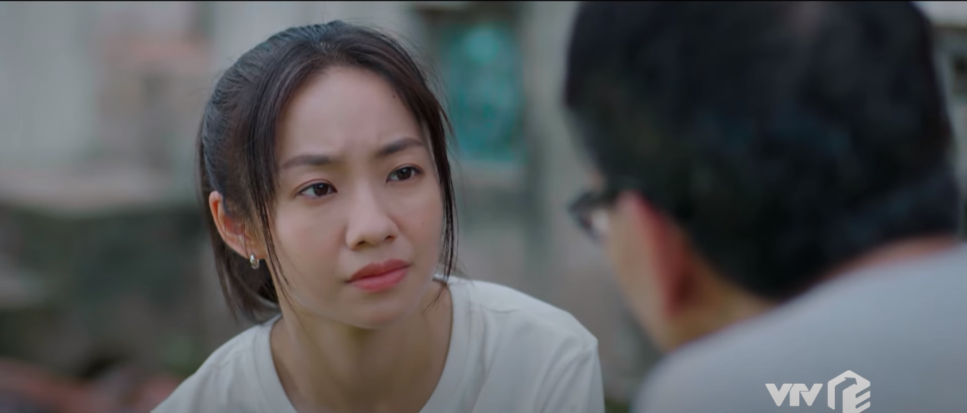 'Chúng ta của 8 năm sau' tập 13: Tùng thực lòng yêu Nguyệt, bố nuôi Dương đưa ra lý lẽ về ông Quảng - Ảnh 2