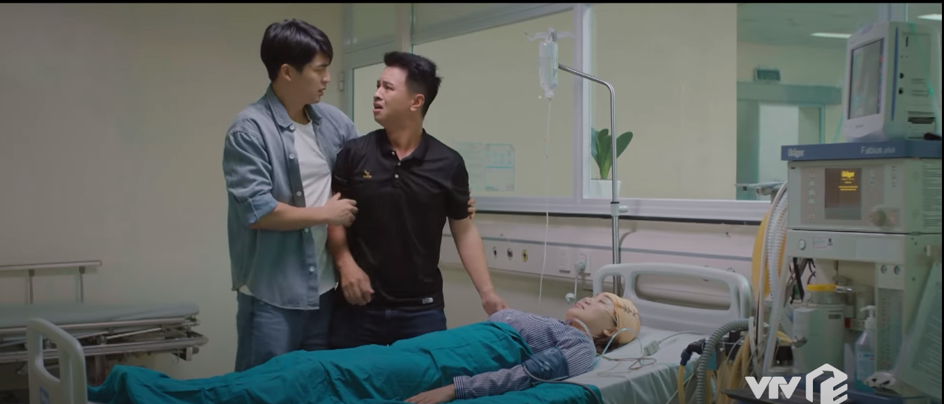 'Chúng ta của 8 năm sau' tập 13: Tùng thực lòng yêu Nguyệt, bố nuôi Dương đưa ra lý lẽ về ông Quảng - Ảnh 3