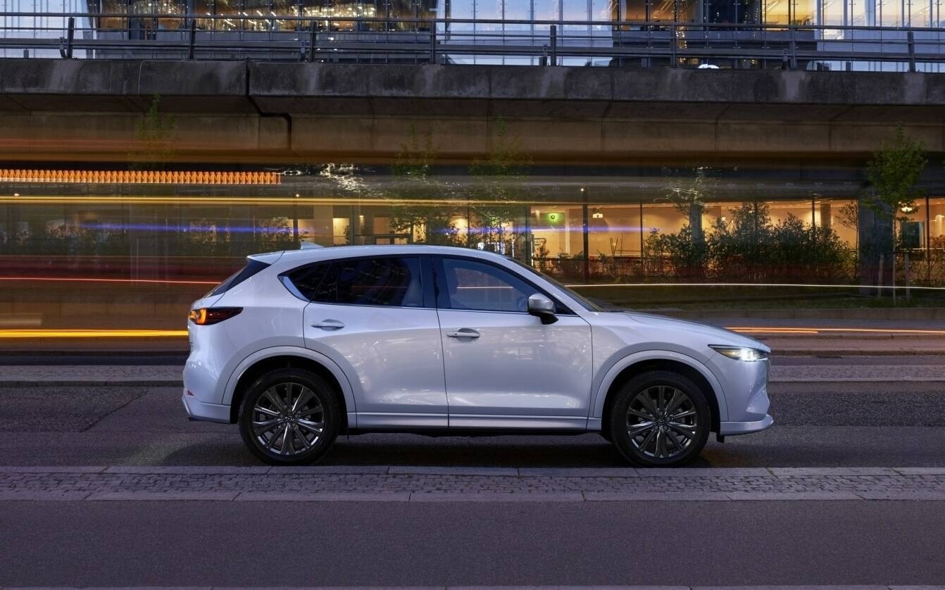 Mazda CX-5 2024 ra mắt với thiết kế mới, trang bị xịn đét: Giá bán lại khiến nhiều người suy nghĩ - Ảnh 3 Mazda CX-5 2024 ra mắt với thiết kế mới, trang bị xịn đét: Giá bán lại khiến nhiều người suy nghĩ - Ảnh 3