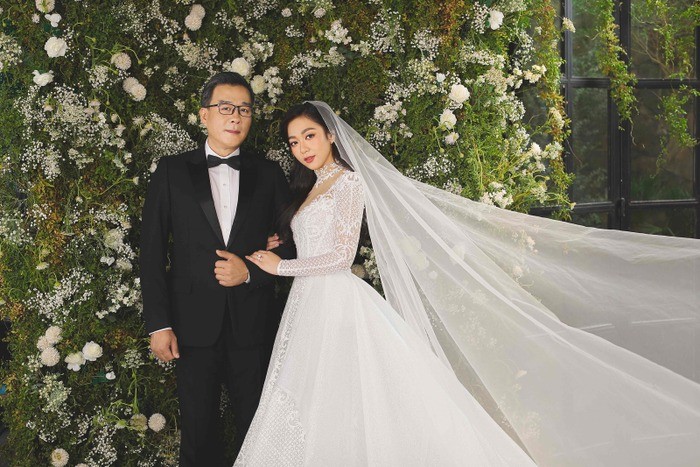 Hà Thanh Xuân và Thắng Ngô trong bộ ảnh cưới. Ảnh: FBNV Hà Thanh Xuân và Thắng Ngô trong bộ ảnh cưới. Ảnh: FBNV