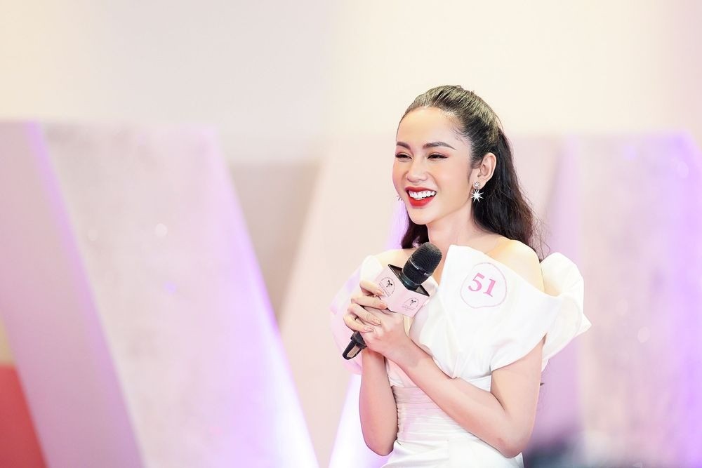 Lương Mỹ Kỳ sở hữu nhan sắc xinh đẹp. Ảnh: FBNV