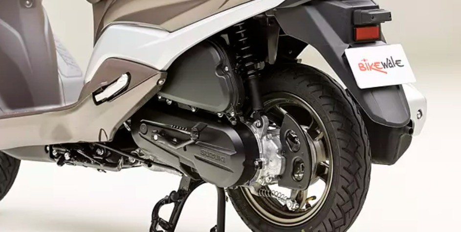 Mẫu xe máy thể thao diện mạo cực chất, giá bán lại làm Honda Air Blade phải 'đau đầu' - Ảnh 2