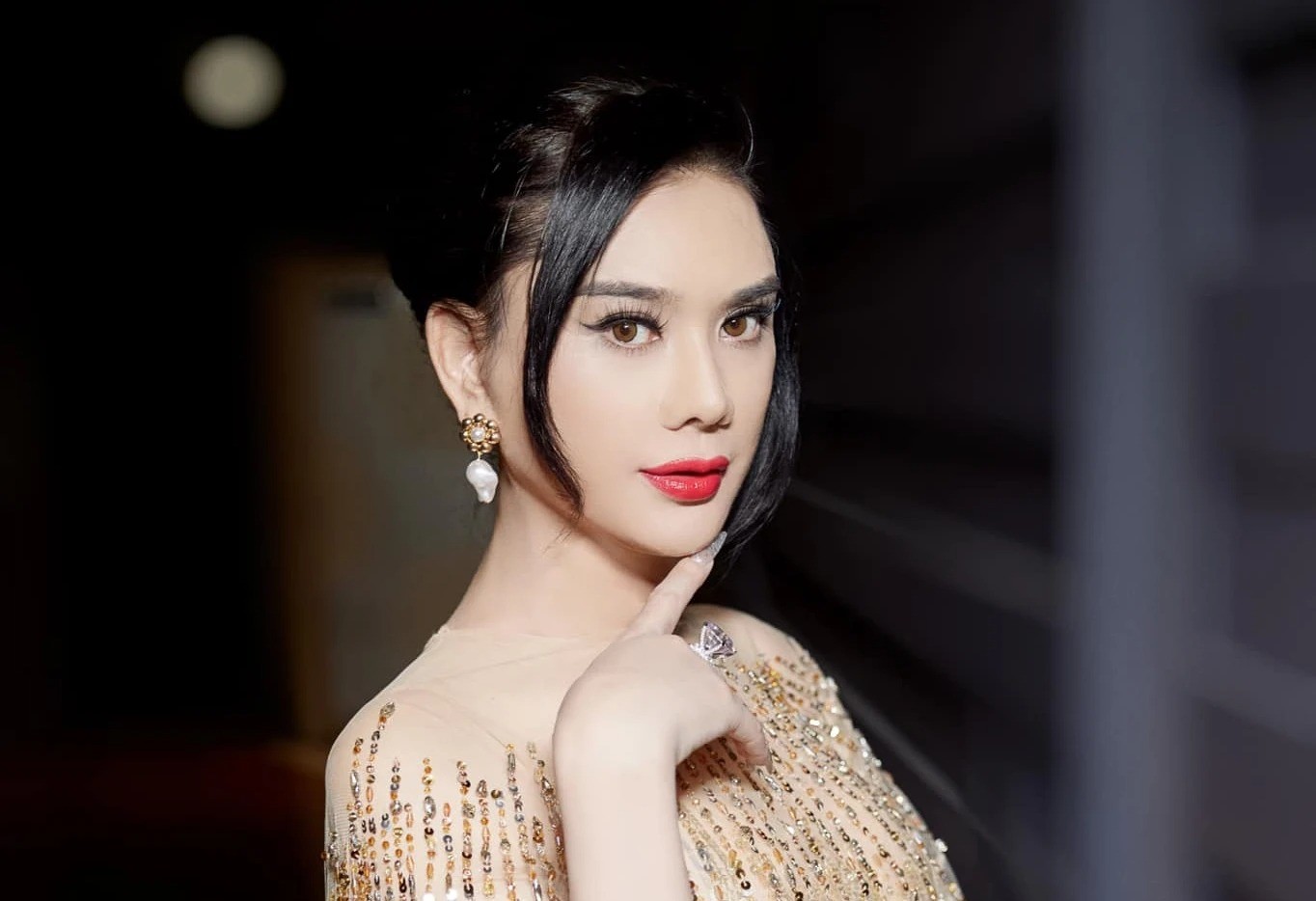 Lâm Khánh Chi phản pháo trước lời thách thức sớm chia tay với tình trẻ kém 21 tuổi - Ảnh 1