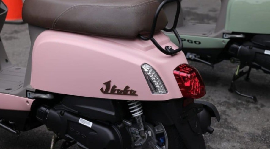 Mẫu xe máy đẹp tựa Vespa cổ, trang bị lại chẳng kém Honda SH Mode: Giá lại 'cực hời' - Ảnh 3 Mẫu xe máy đẹp tựa Vespa cổ, trang bị lại chẳng kém Honda SH Mode: Giá lại 'cực hời' - Ảnh 3