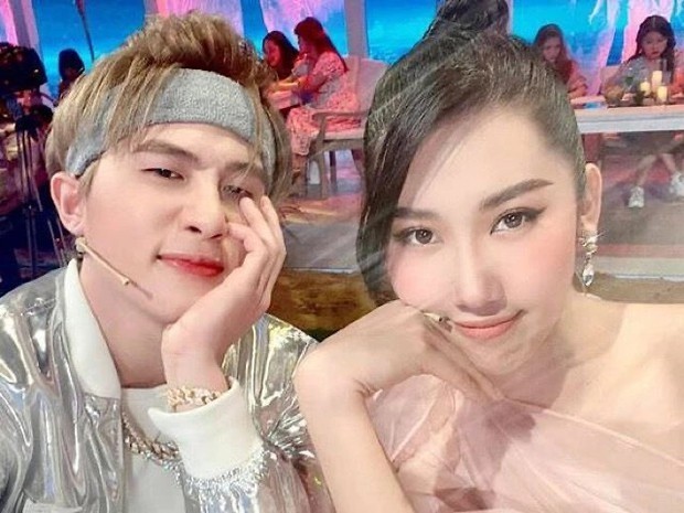 Loạt khoảnh khắc dấy lên nghi vấn Jack - Thúy Ngân đang hẹn hò. Ảnh: FBNV Loạt khoảnh khắc dấy lên nghi vấn Jack - Thúy Ngân đang hẹn hò. Ảnh: FBNV