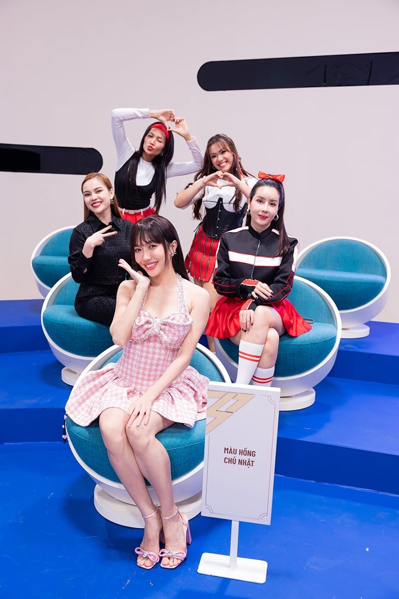 Cuối cùng, Giang Hồng Ngọc lựa chọn về team của Ninh Dương Lan Ngọc. Ảnh: FBNV Cuối cùng, Giang Hồng Ngọc lựa chọn về team của Ninh Dương Lan Ngọc. Ảnh: FBNV
