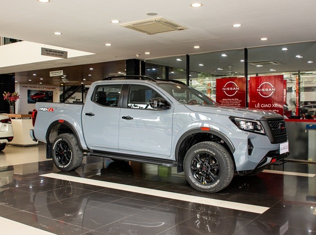 Nissan Navara giảm giá 185 triệu tại đại lý: Bản Pro4X đắt nhất còn 785 triệu, Ranger Wildtrak phải lo lắng? - Ảnh 1 Nissan Navara giảm giá 185 triệu tại đại lý: Bản Pro4X đắt nhất còn 785 triệu, Ranger Wildtrak phải lo lắng? - Ảnh 1
