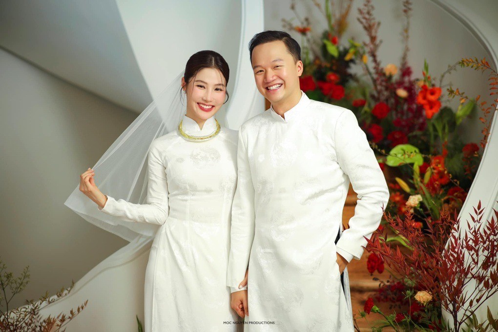 Diễm My 9X và ông xã. Ảnh: FBNV