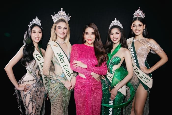 Trương Ngọc Ánh cùng top 4 Miss Earth 2023. Ảnh: BTC Trương Ngọc Ánh cùng top 4 Miss Earth 2023. Ảnh: BTC