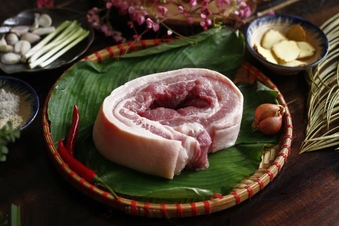 Chị em nội trợ nên biết: Luộc thịt ba chỉ đừng quên bỏ thứ này, thành phẩm sẽ ngon - thơm - Ảnh 1 Chị em nội trợ nên biết: Luộc thịt ba chỉ đừng quên bỏ thứ này, thành phẩm sẽ ngon - thơm - Ảnh 1