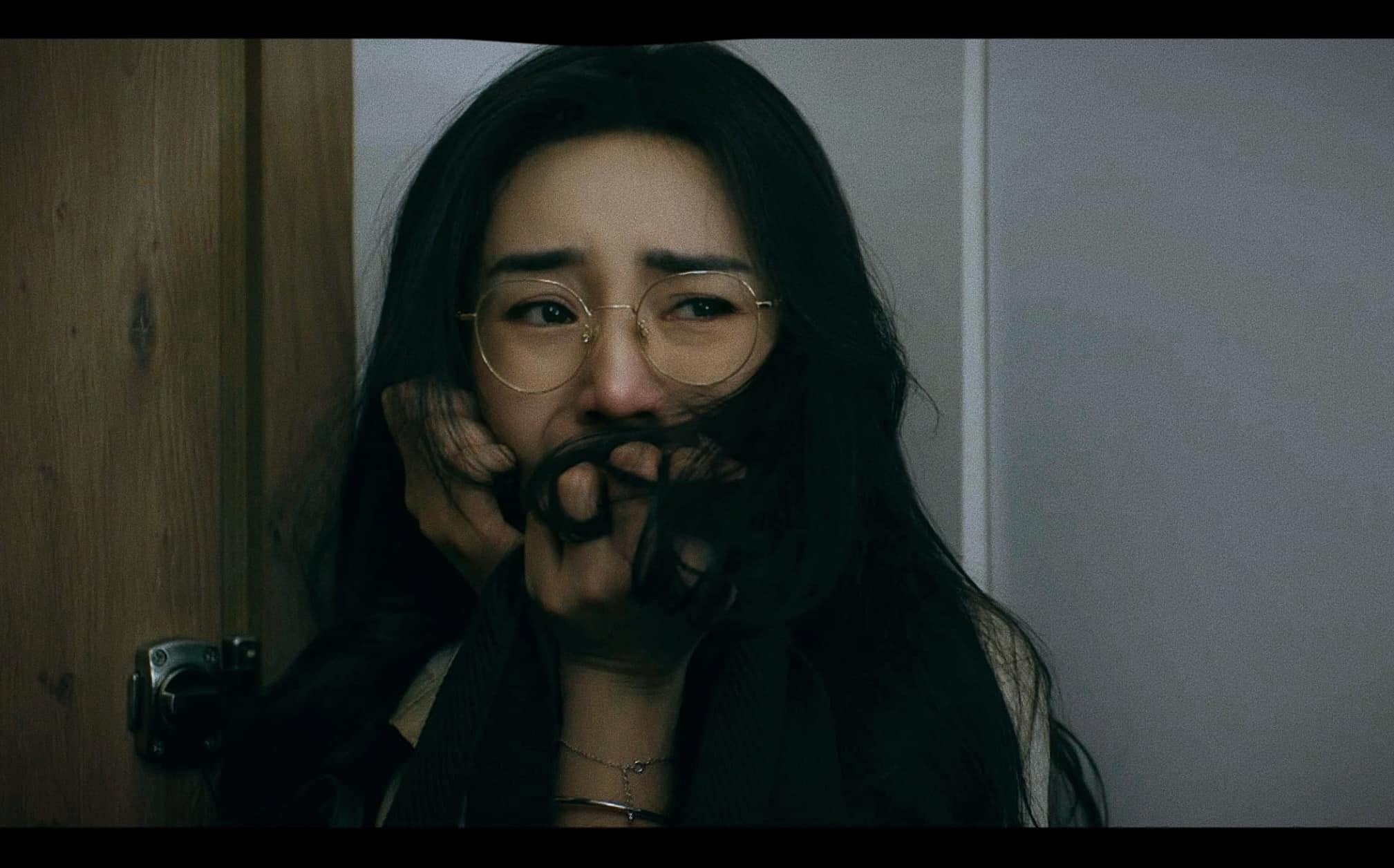 'Chúng ta của 8 năm sau' tập 29: Bị Tùng 'tặng' cho cặp sừng, cô giáo Nguyệt đưa ra quyết định mạnh tay - Ảnh 1