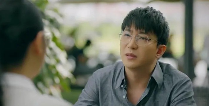 'Chúng ta của 8 năm sau' tập 30: Nguyệt không chấp nhận khi thỏa hiệp với Tùng, Dương bị sếp có hành động lạ - Ảnh 5 'Chúng ta của 8 năm sau' tập 30: Nguyệt không chấp nhận khi thỏa hiệp với Tùng, Dương bị sếp có hành động lạ - Ảnh 5
