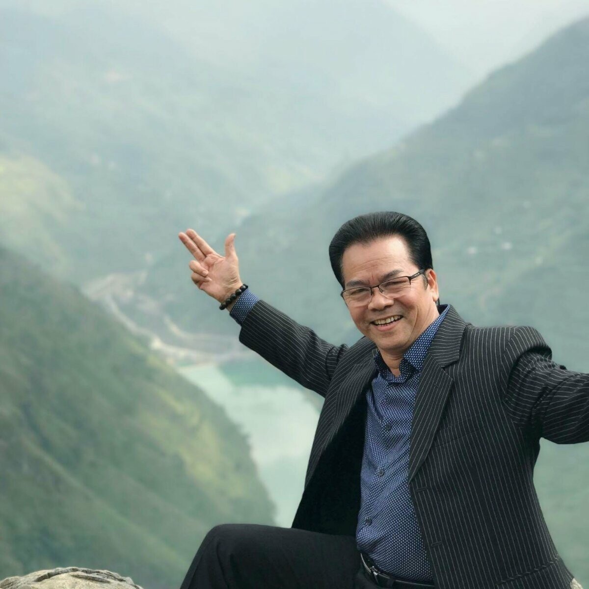 Diễn viên Bình Trọng nói về NSND Trần Nhượng: Tuổi 72 vẫn đào hoa, tự tin lái xe ô tô  - Ảnh 1