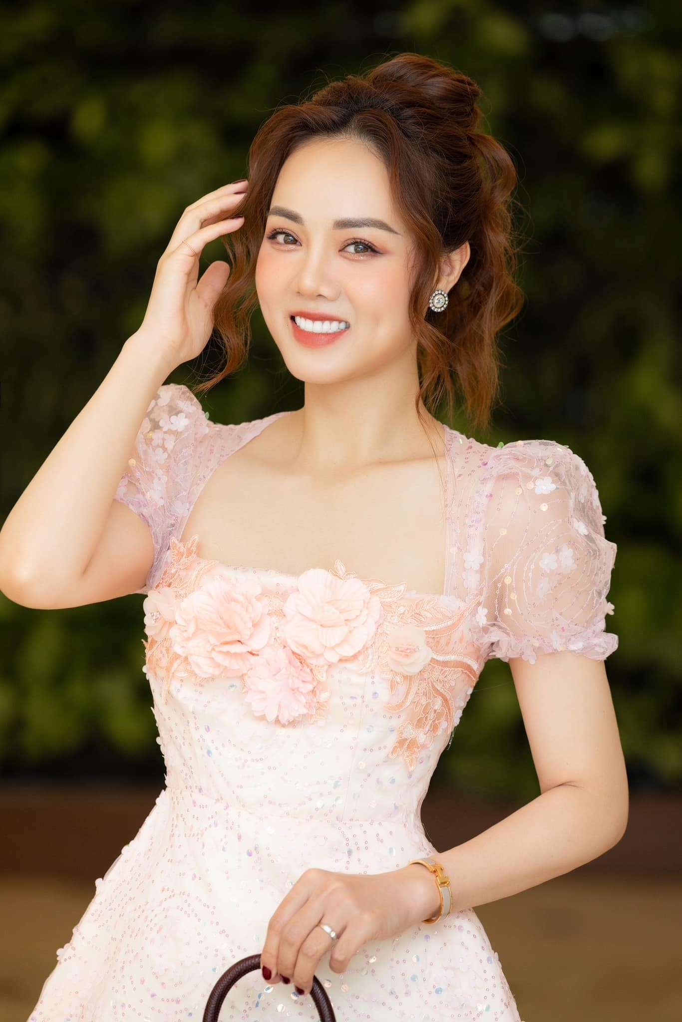 Ngọc Hà được biết đến là vợ 3 của NSND Công Lý. Ảnh: FBNV Ngọc Hà được biết đến là vợ 3 của NSND Công Lý. Ảnh: FBNV