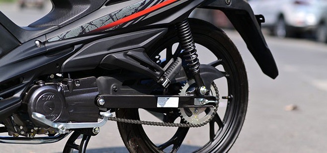 Mẫu xe máy với diện mạo khiến phái mạnh 'say đắm': Giá rẻ chưa từng, ăn xăng như ngửi - Ảnh 2