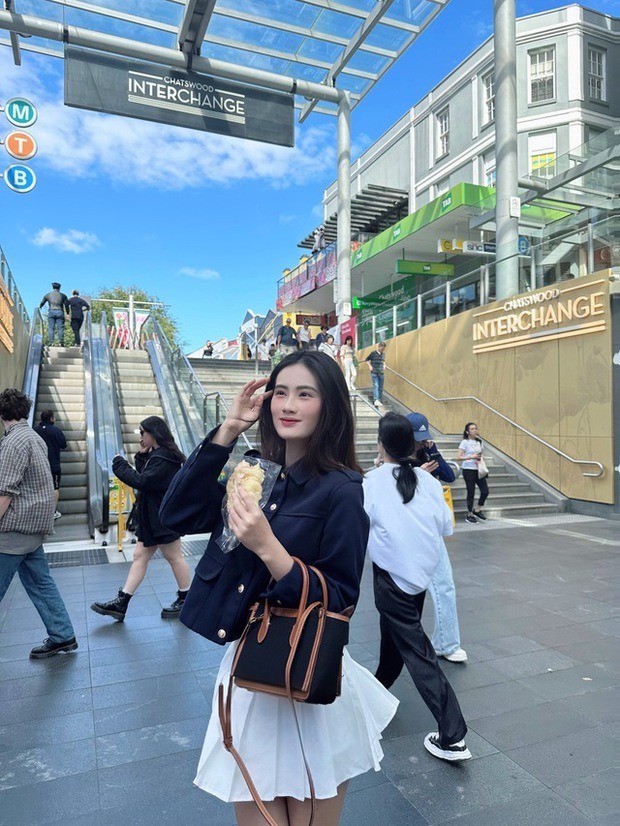 Nhan sắc của Ý Nhi sau khi sang Úc du học. Ảnh: FBNV Nhan sắc của Ý Nhi sau khi sang Úc du học. Ảnh: FBNV