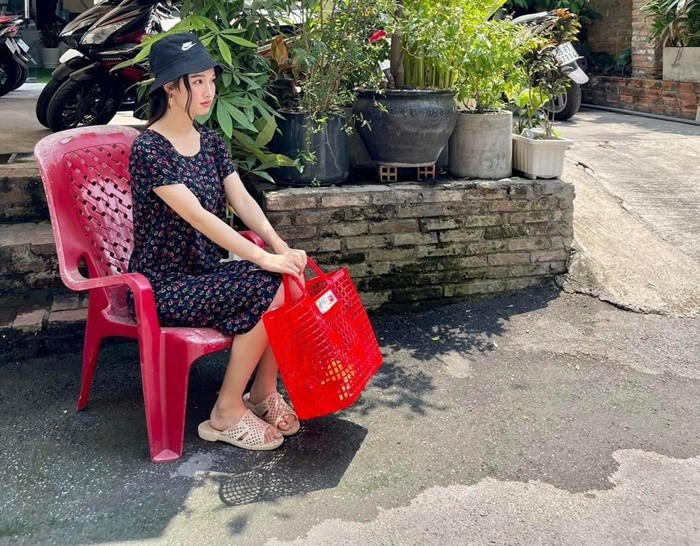 Á hậu Phương Nhi diện đồ bộ trông vẫn rất xinh đẹp, rạng rỡ. Ảnh: Facebook Phương Nhi. Á hậu Phương Nhi diện đồ bộ trông vẫn rất xinh đẹp, rạng rỡ. Ảnh: Facebook Phương Nhi.