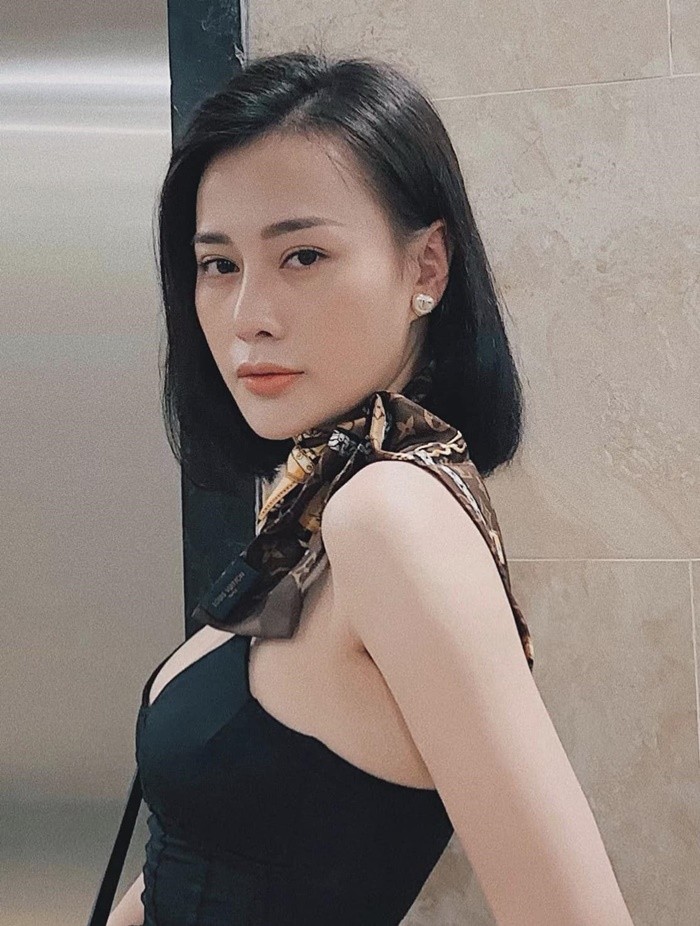 Phương Oanh đăng ảnh để tóc ngắn đồng thời 'úp mở' ý định muốn 'xuống tóc'. Ảnh: Facebook Phương Oanh. Phương Oanh đăng ảnh để tóc ngắn đồng thời 'úp mở' ý định muốn 'xuống tóc'. Ảnh: Facebook Phương Oanh.
