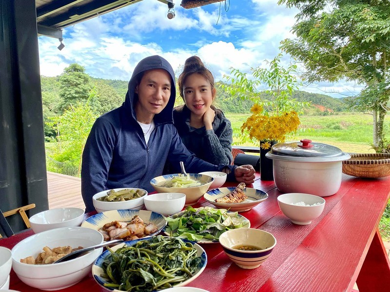 Bữa cơm ấm cúng giản dị của vợ chồng Lý Hải - Minh Hà. Ảnh: FB Lý Hải Minh Hà. Bữa cơm ấm cúng giản dị của vợ chồng Lý Hải - Minh Hà. Ảnh: FB Lý Hải Minh Hà.