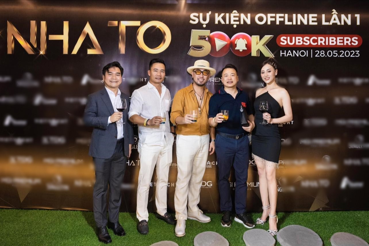 Phương Oanh sánh vai Shark Bình tham gia sự kiện. Ảnh: FB Nguyễn Hòa Bình.