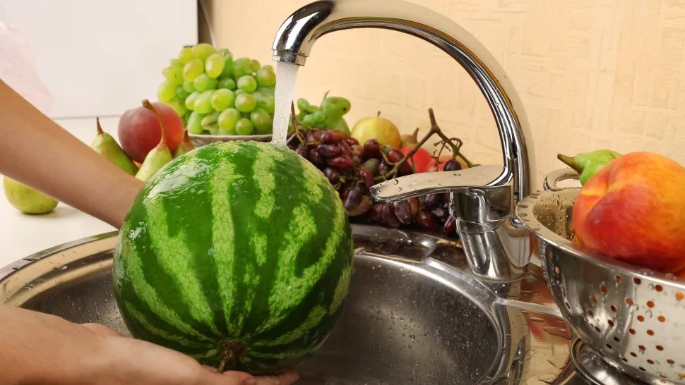 11 loại thực phẩm tuyệt đối không nên cho vào tủ lạnh - Ảnh 2