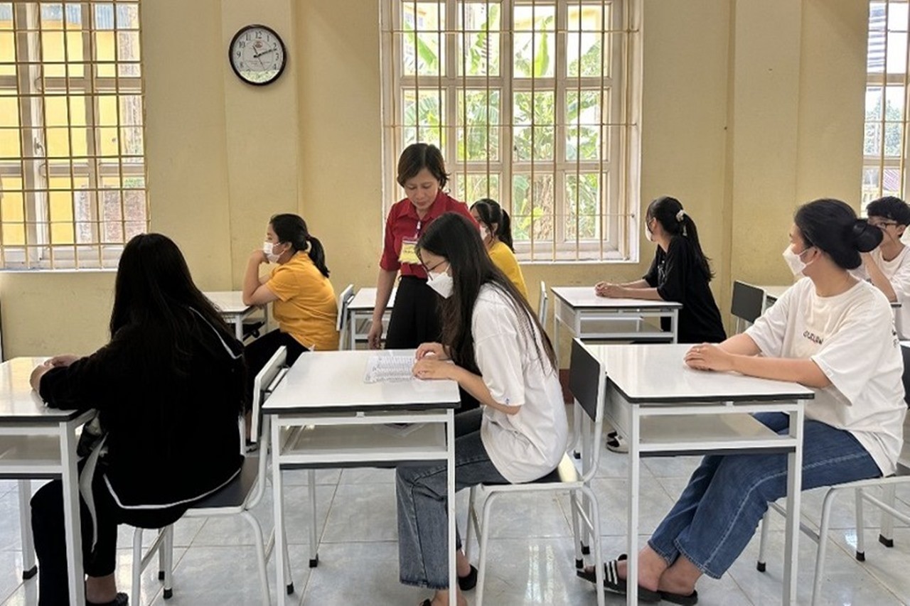 Đáp án đề thi lớp 10 môn Ngữ văn tỉnh Vĩnh Phúc năm 2023 nhanh chóng và chính xác nhất. Ảnh minh họa: Ảnh Báo Giáo dục & Thời đại.