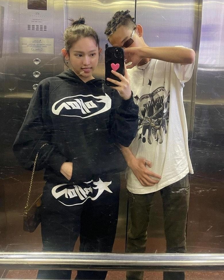 Thúy Vi khoe ảnh để mặt mộc, trông khá nhợt nhạt do không có phấn son hỗ trợ. Ảnh: Instagram Thúy Vi.