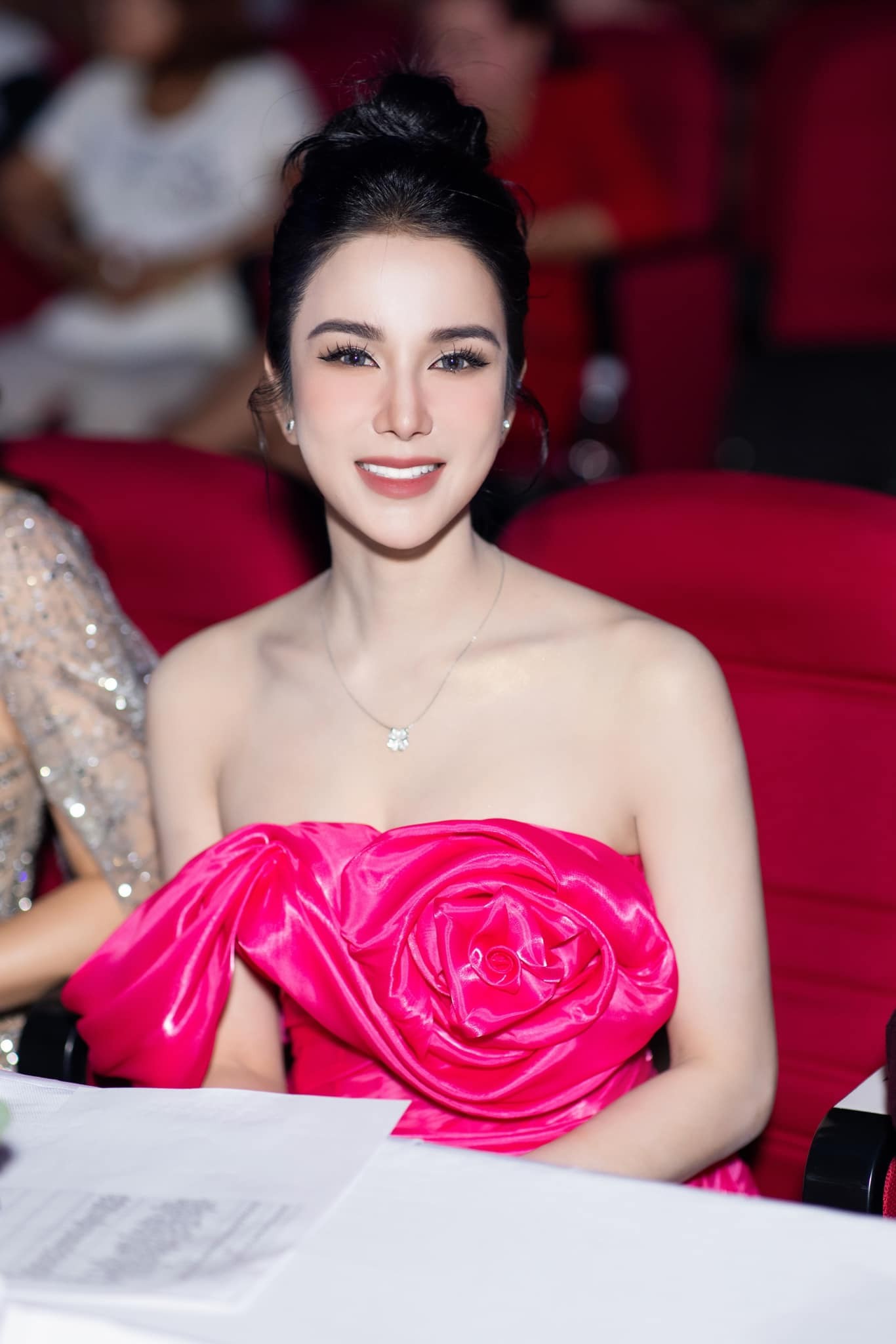 Bà mẹ hai con xuất hiện rạng rỡ trong một sự kiện gần đây. Ảnh: FB Diệp Lâm Anh. Bà mẹ hai con xuất hiện rạng rỡ trong một sự kiện gần đây. Ảnh: FB Diệp Lâm Anh.