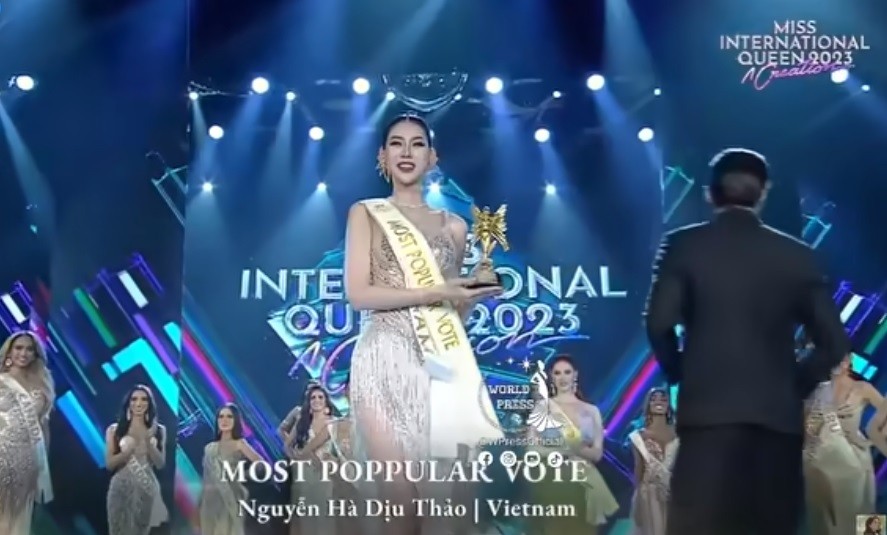 Dịu Thảo thắng giải Popular vote vào top 11 chung cuộc. Ảnh chụp màn hình. Dịu Thảo thắng giải Popular vote vào top 11 chung cuộc. Ảnh chụp màn hình.