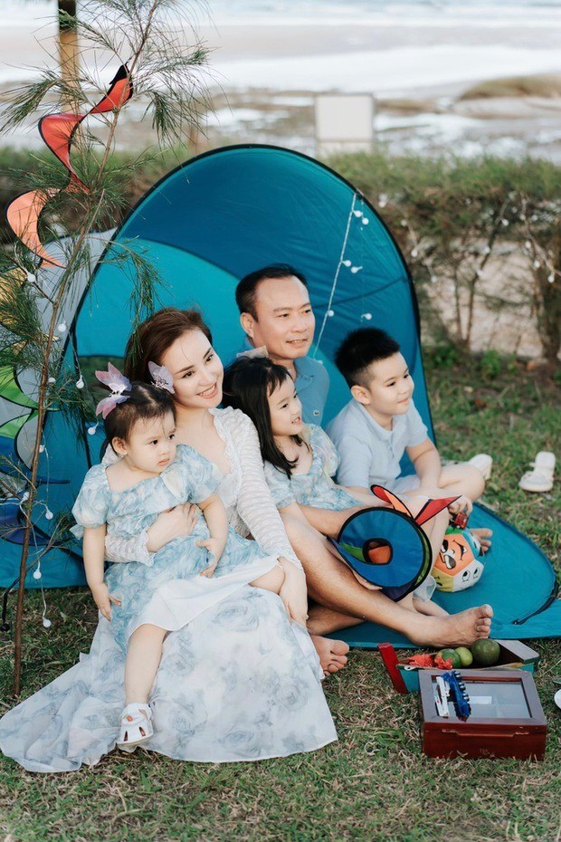 Vy Oanh khoe ảnh gia đình cùng đi du lịch ở Bình Thuận. Ảnh: Internet. Vy Oanh khoe ảnh gia đình cùng đi du lịch ở Bình Thuận. Ảnh: Internet.