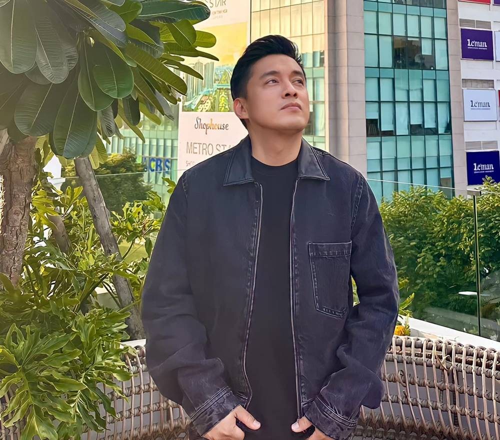 Nam ca sĩ được khen trẻ trung dù đã bước sang tuổi 49. Ảnh: FB Lam Trường.