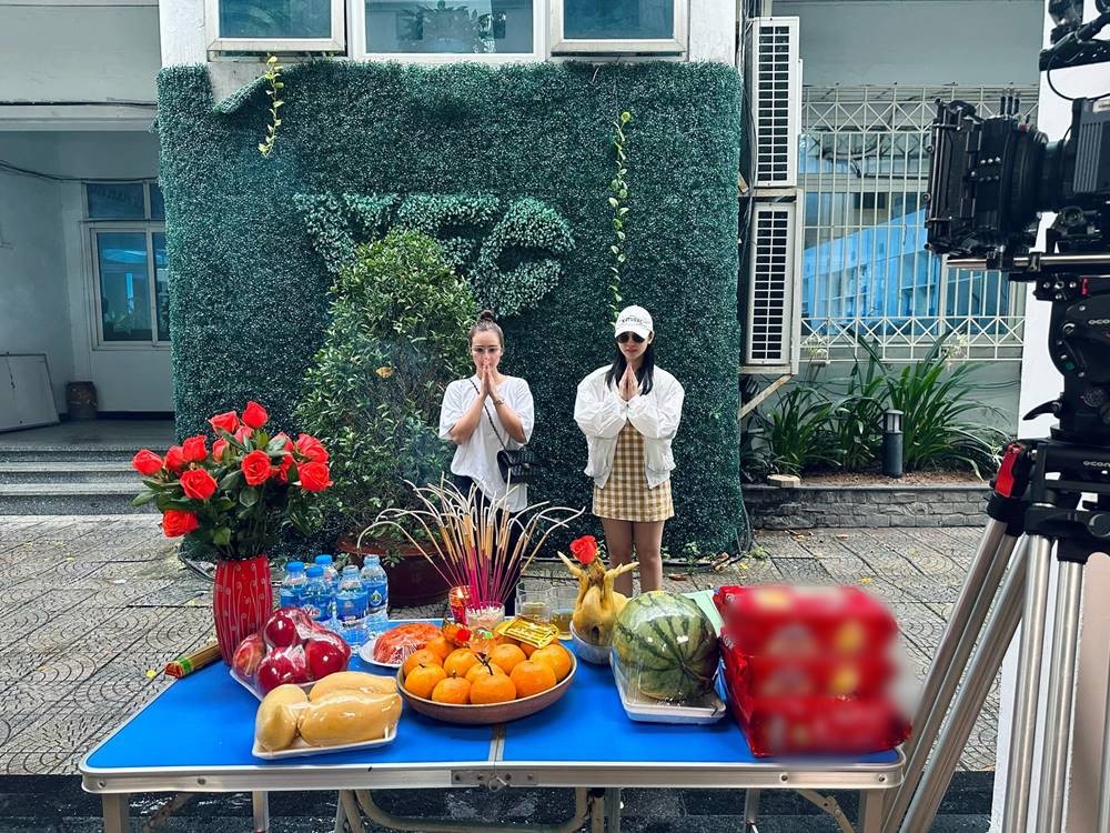 Huyền Lizzie và Quỳnh Kool. Ảnh: FB Huyền Lizzie.