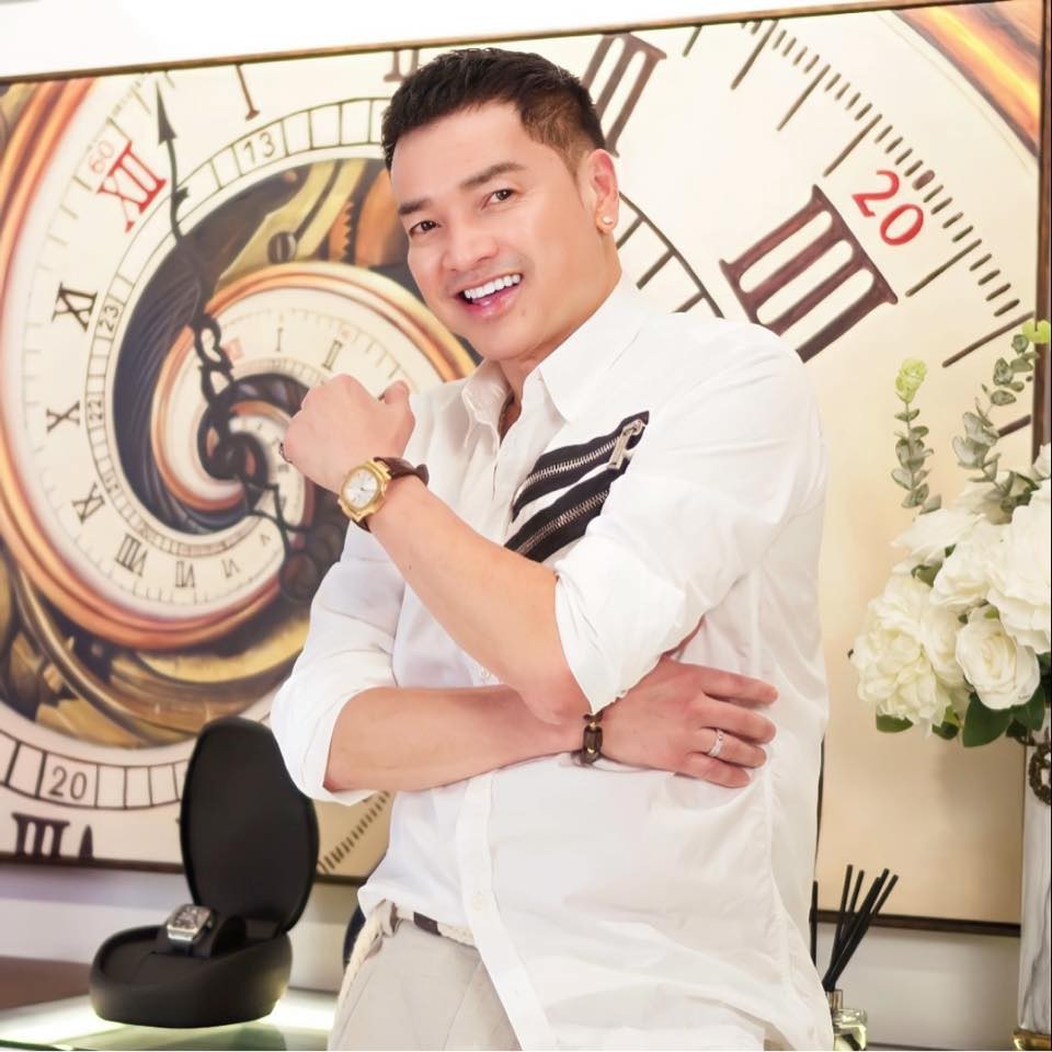 Quang Minh bảnh bao phong độ ở tuổi 64. Ảnh: FB Quang Minh.