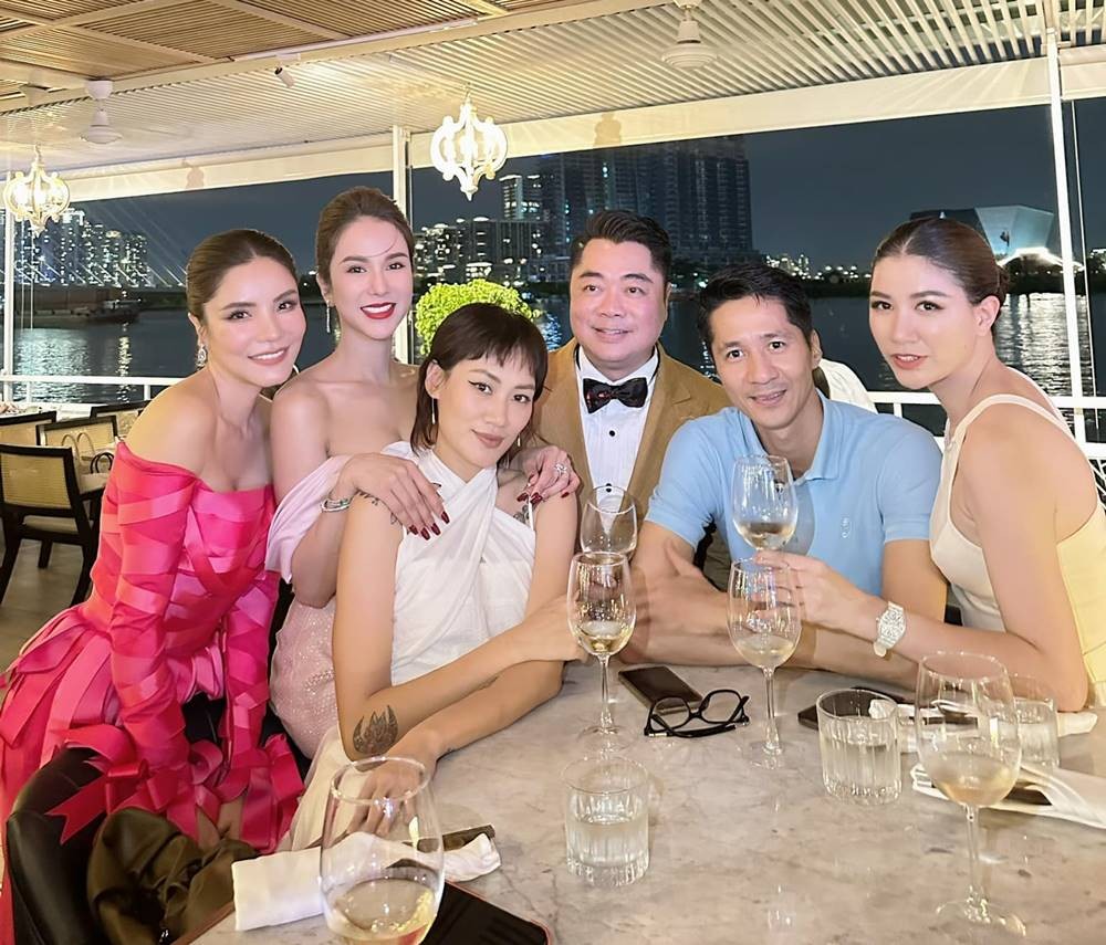 Bốn người đẹp 'Cuộc đua kỳ thú' hội ngộ: Kiwi Ngô Mai Trang, Diệp Lâm Anh, Pông Chuẩn và Trang Trần. Ảnh: FB Diệp Lâm Anh.