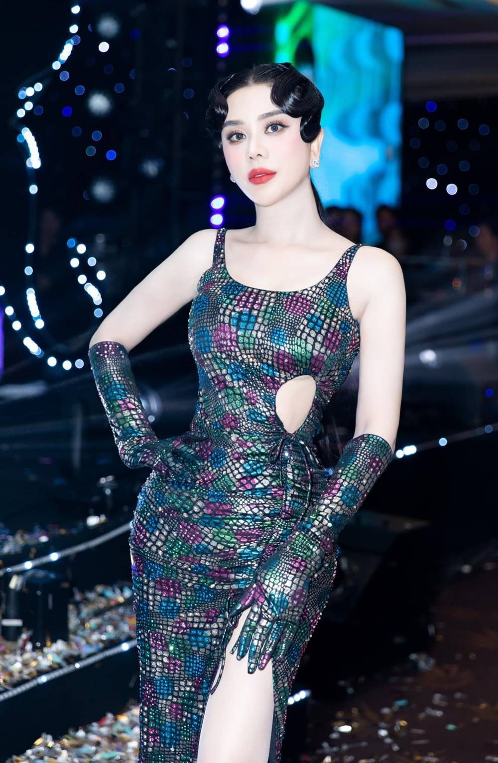 Lâm Khánh Chi bị chê già trong tạo hình này. Ảnh FB Lâm Khánh Chi.